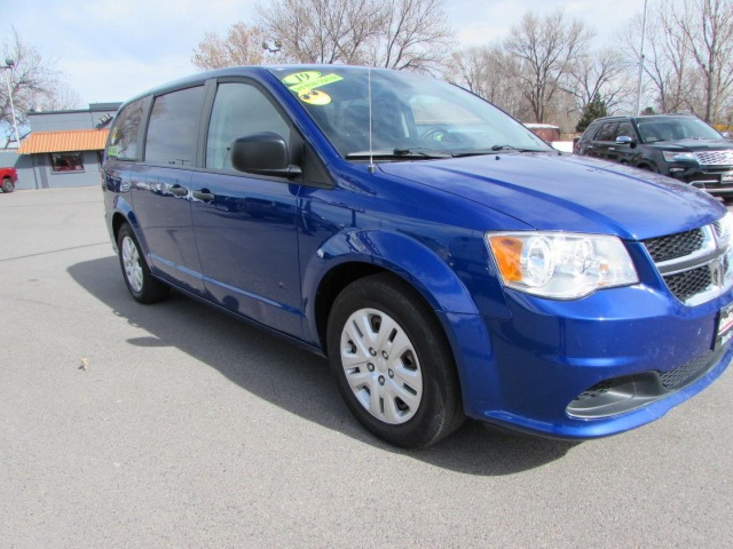 2019 Indigo Blue /Black Dodge Grand Caravan SE (2C4RDGBGXKR) with an 3.6L 24 valve V6 engine engine, 6-Speed Automatic transmission, located at 4562 State Avenue, Billings, MT, 59101, (406) 896-9833, 45.769516, -108.526772 - 2019 Dodge Grand Caravan SE - One owner! 3.6L V6 DOHC 24V Engine - 6-speed automatic transmission - Front wheel drive - 75,805 miles - One owner! SE package - air conditioning - tilt steering wheel - cruise control - bluetooth audio with U Connect to pair your devices and voice command - hand - Photo#5